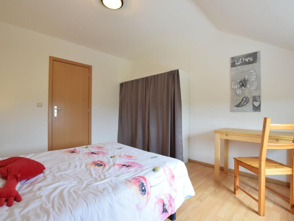 Cozy Apartment In Paliseul With Garden Carlsbourg Exteriér fotografie